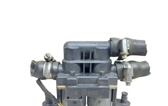 BMW 5 E39 Coolant heater control valve 8374995