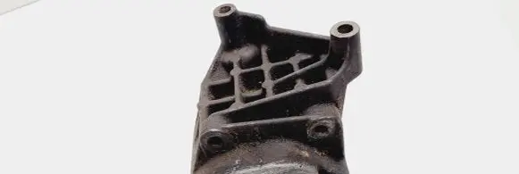 Renault Laguna I Power steering pump mounting bracket 7700851837