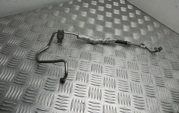 BMW 5 F10 F11 Engine coolant pipe/hose 8513616
