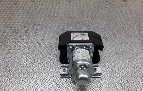 Volkswagen Touareg I Charging relay 3D0919433 3D0919083