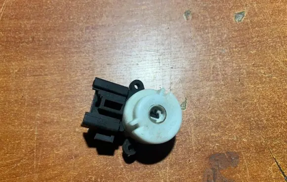 Toyota Corolla E120 E130 Ignition lock contact 