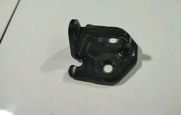 Ford Focus Front door lock loop/hook striker 