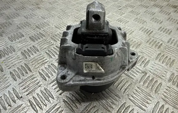 BMW 5 F10 F11 Engine mount bracket 68623513 6777371