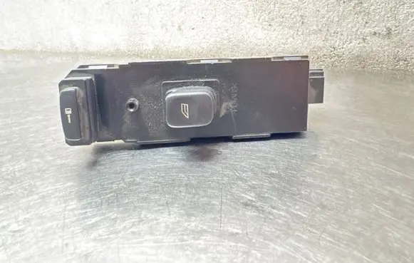 Volvo V70 Electric window control switch 30739078