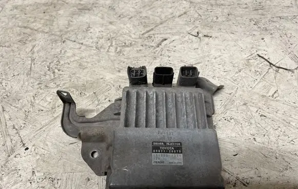 Toyota Corolla Verso AR10 Fuel injection control unit/module 8987120070 1310001371