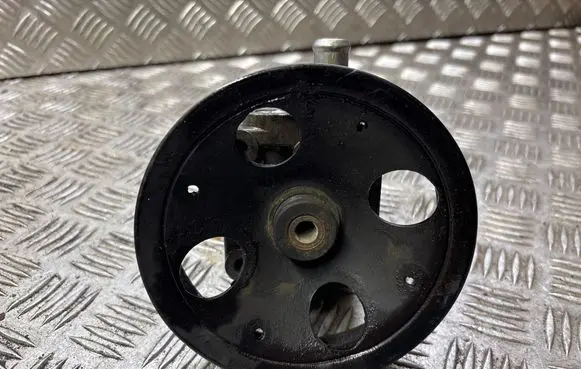 Volvo V70 Power steering pump 8649637