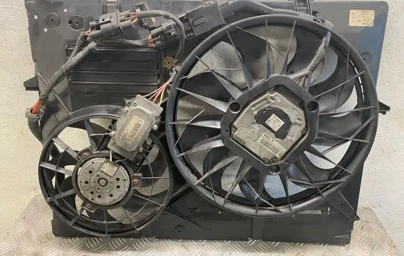 Volkswagen Touareg I Electric radiator cooling fan 0130706809 7L0121203G