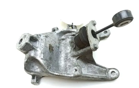 Audi A4 S4 B9 8W Engine mounting bracket 4M0199308AD 00057326