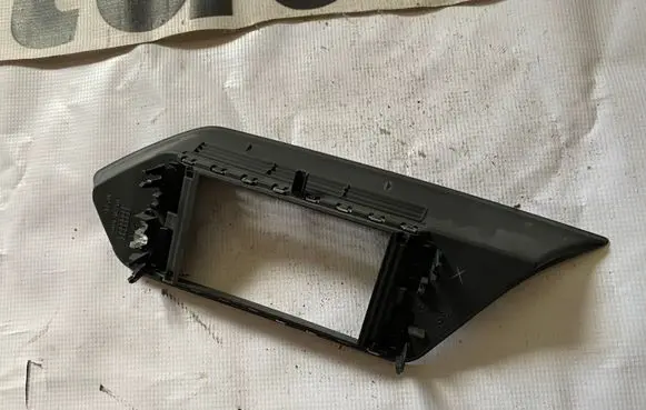 Mercedes-Benz E W212 Radio/GPS head unit trim A2126801236 2126801236