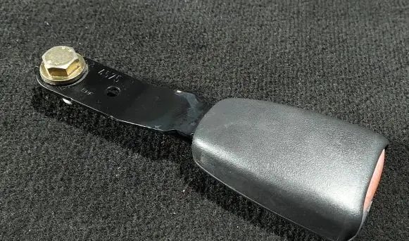 Mitsubishi Space Star Front seatbelt buckle 11051S