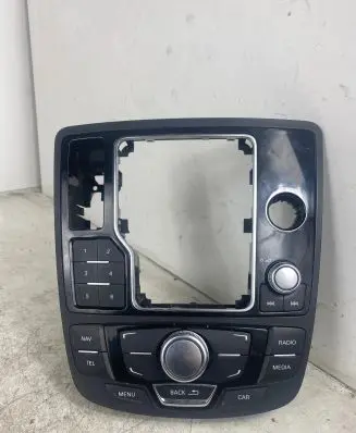 Head unit multimedia control