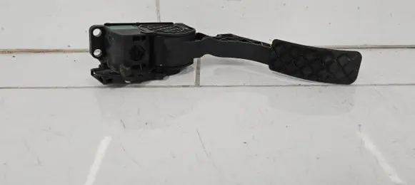 Skoda Fabia Mk2 (5J) Accelerator throttle pedal 6Q1721503F 881213292 0280755063