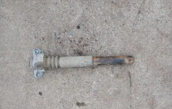 Volkswagen Touran I Rear shock absorber/damper 