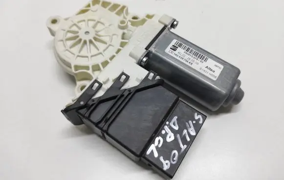 Seat Altea XL Rear door window regulator motor 1K0959704AE