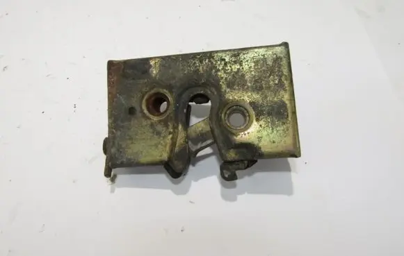 Seat Toledo I (1L) Rear door lock 1L0839015