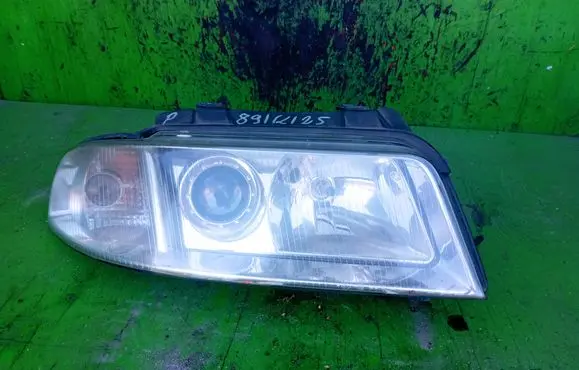 Audi A4 S4 B5 8D Headlight/headlamp 8D0941004AK