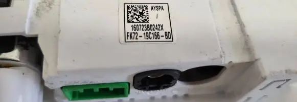 Jaguar F-Pace USB socket connector FK7219C166BD 160723B0242X