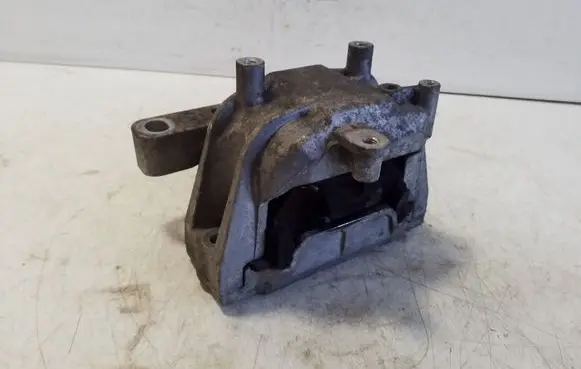 Audi TT TTS Mk2 Engine mount bracket 1K0199262CM