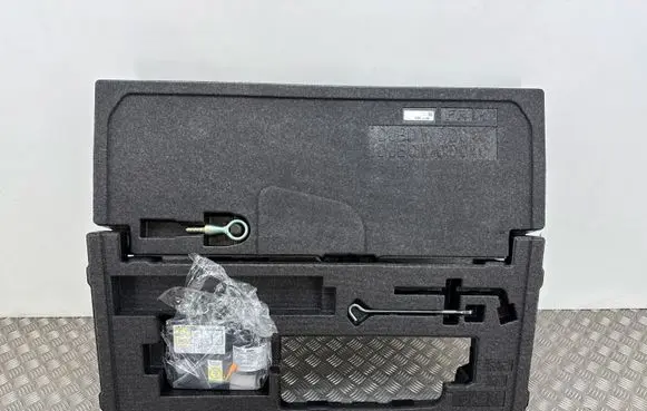 Mazda MX-30 Tool set DJBC688M3