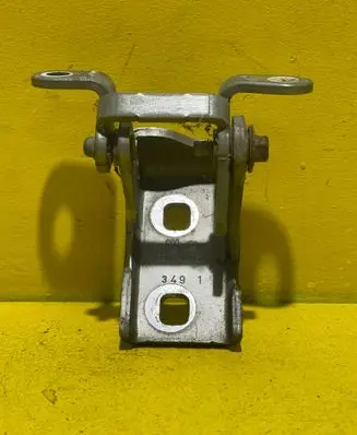 Opel Insignia B Front door lower hinge 