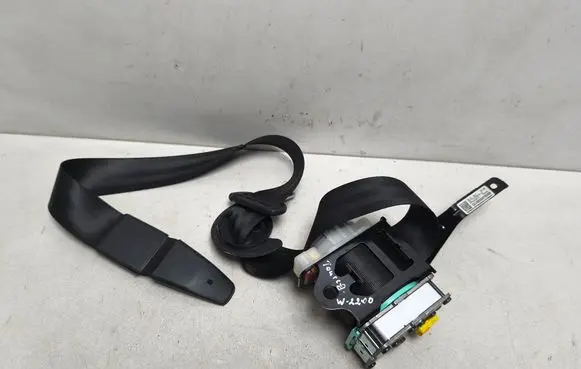 Volkswagen Touareg II Front seatbelt 7P0857705E