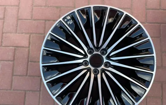 R20 alloy rim