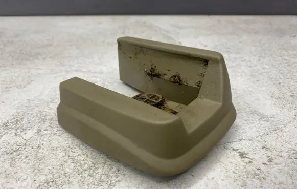 Volvo XC90 Front driver seat rail trim 30662557