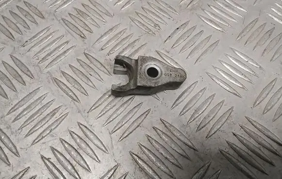 Audi A6 S6 C7 4G Fuel Injector clamp holder 059216K