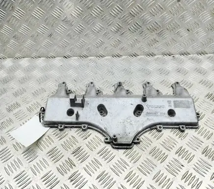 Volvo V70 Rocker cam cover 08692397