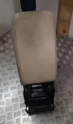 Skoda Octavia Mk2 (1Z) Armrest