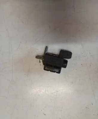 Volvo XC60 Vacuum valve 31339879 15T182 70051502