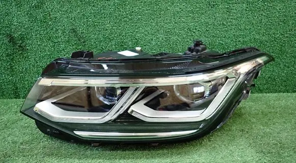 Volkswagen Tiguan Headlight/headlamp 5NB941081H