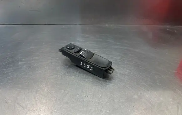 Mercedes-Benz Vito Viano W639 Electric window control switch A6395450913 20204 08ZGS002