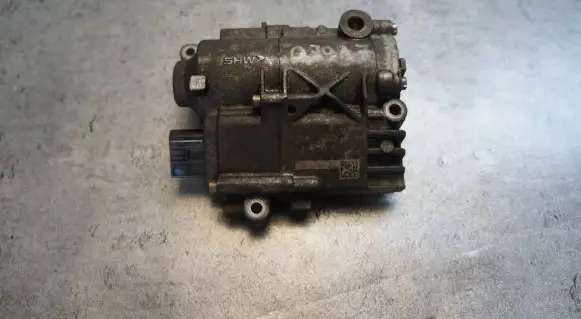 Infiniti Q70 Y51 Oil pump A2212700197