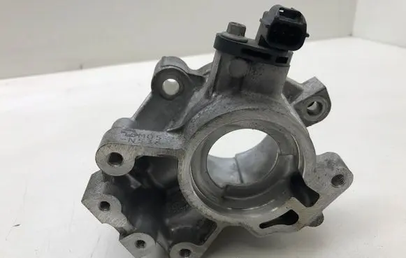 Mazda 3 III other engine part S8204 P301 15M05N536