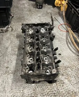 Mercedes-Benz C W204 Engine head R651018
