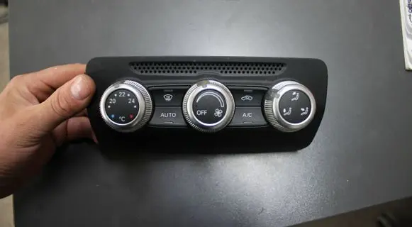 Audi A1 Climate control unit 8XA820043