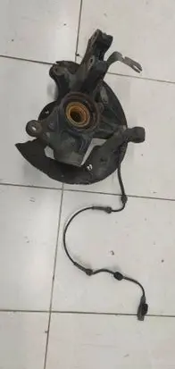Peugeot 308 Front wheel hub spindle knuckle 