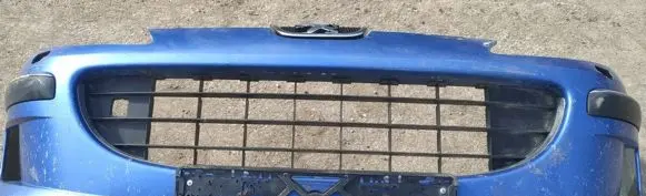 Peugeot 407 Front bumper melynas