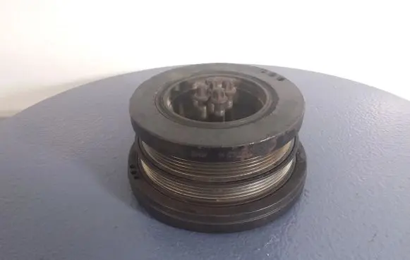 BMW 5 E39 Crankshaft pulley 11232247890