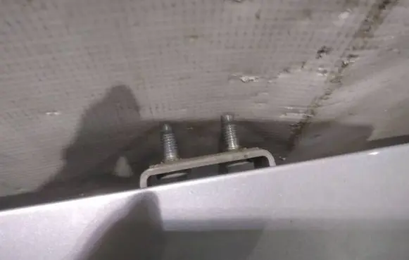 KIA Sportage Tailgate/trunk/boot hinge
