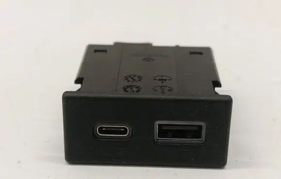 Alfa Romeo Stelvio USB socket connector 05220084600