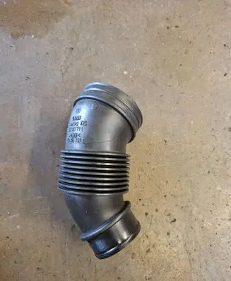 Audi A8 S8 D3 4E Air intake duct part 4E0145711 4E0145747E