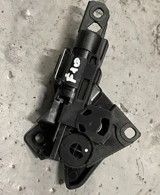 BMW 5 F10 F11 Glove box lock 03F1010017