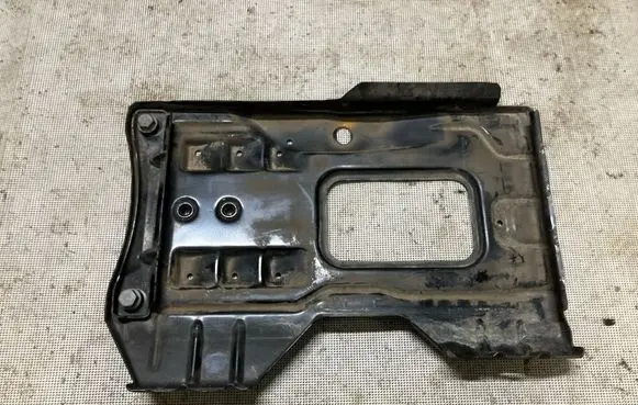 Mercedes-Benz C W204 Battery tray A2046200018