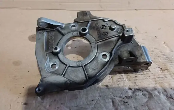 Ford Focus Fuel pump bracket 9654959880