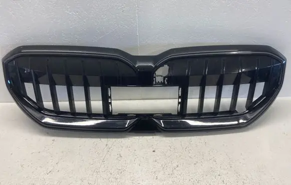 BMW 5 G60 G61 Front bumper upper radiator grill 8084683 5A185A7 8084674