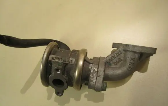 Audi A4 S4 B6 8E 8H EGR valve 06C131165B