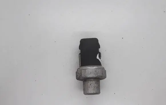 Audi A8 S8 D2 4D Air conditioning (A/C) pressure sensor 8D0959482B TDP302QADG2