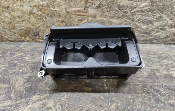 Cup holder front